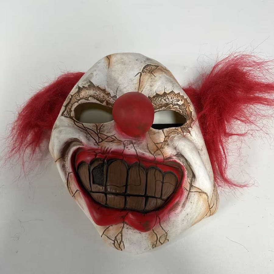 Pang-adultong face mask na si Pennywise the Clown