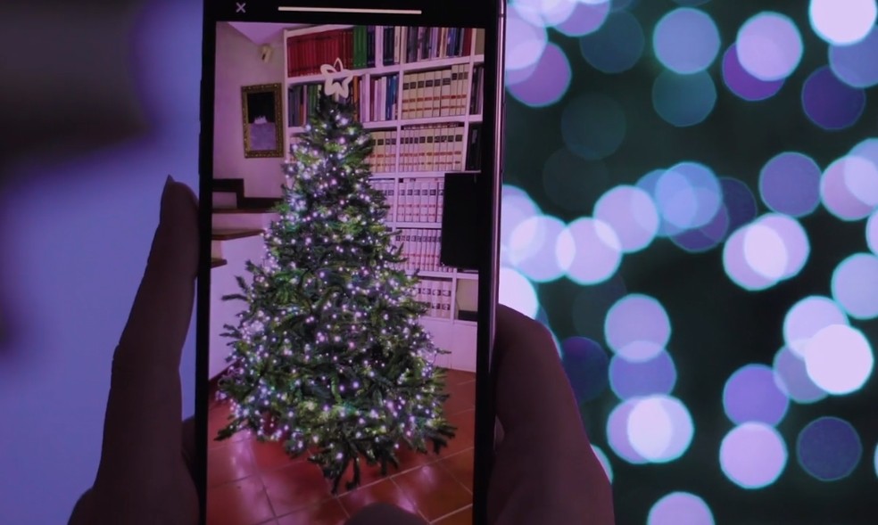 kinokontrol ng app ang Christmas tree
