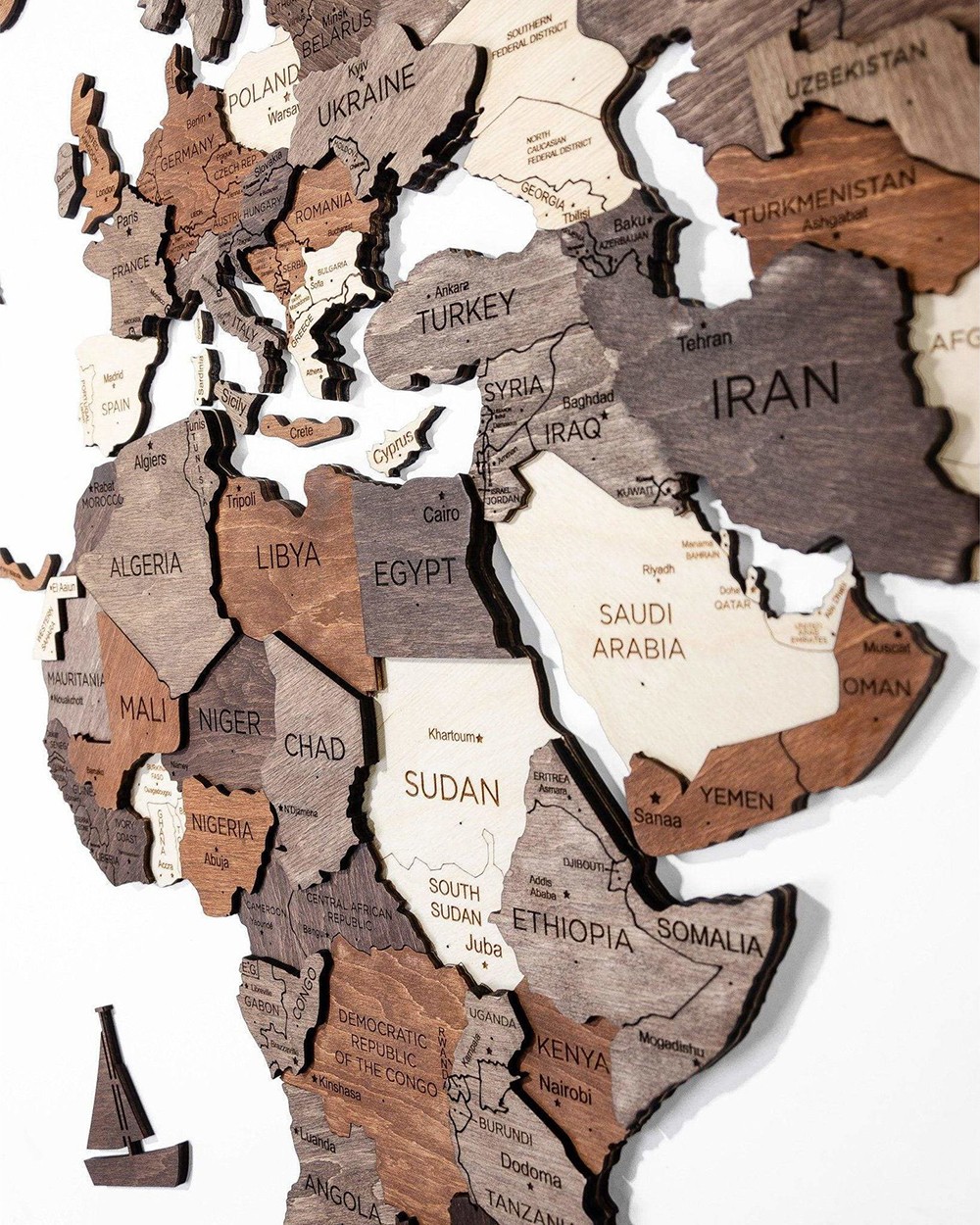3D na kahoy na mapa sa mga kontinente sa dingding