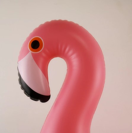 Pool inflatable para sa mga cup na may hugis ng flamingo