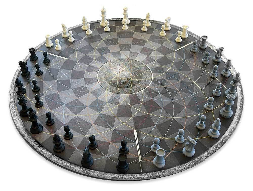 Round chess para sa 3 manlalaro (mga tao)