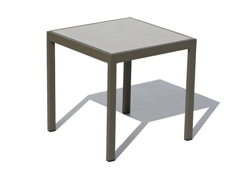 Maliit na madaling gamiting aluminum patio table na Luxurio Damian minimalist na disenyo