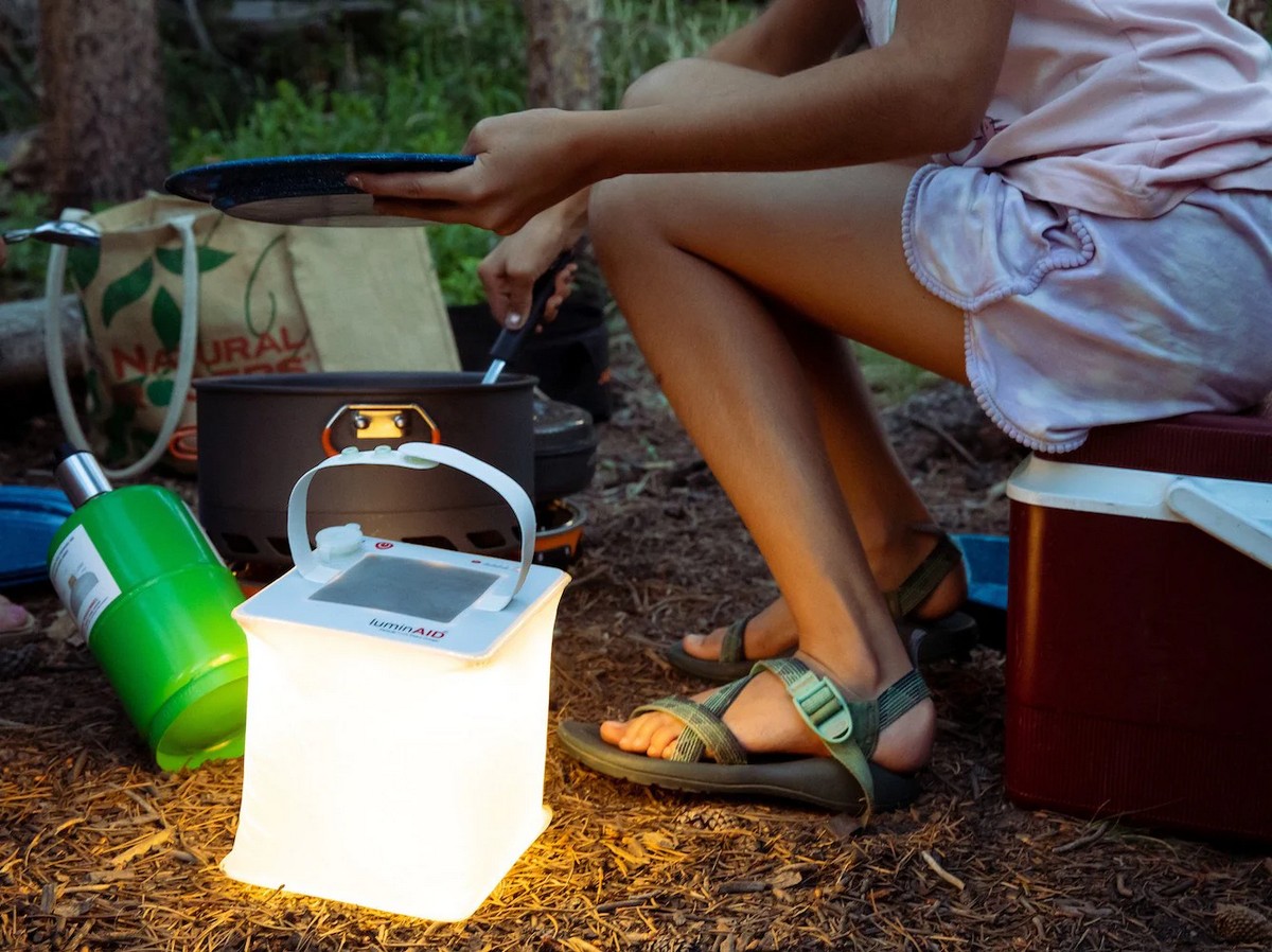 Solar led outdoor lamp - 2in1 portable camping light + charger