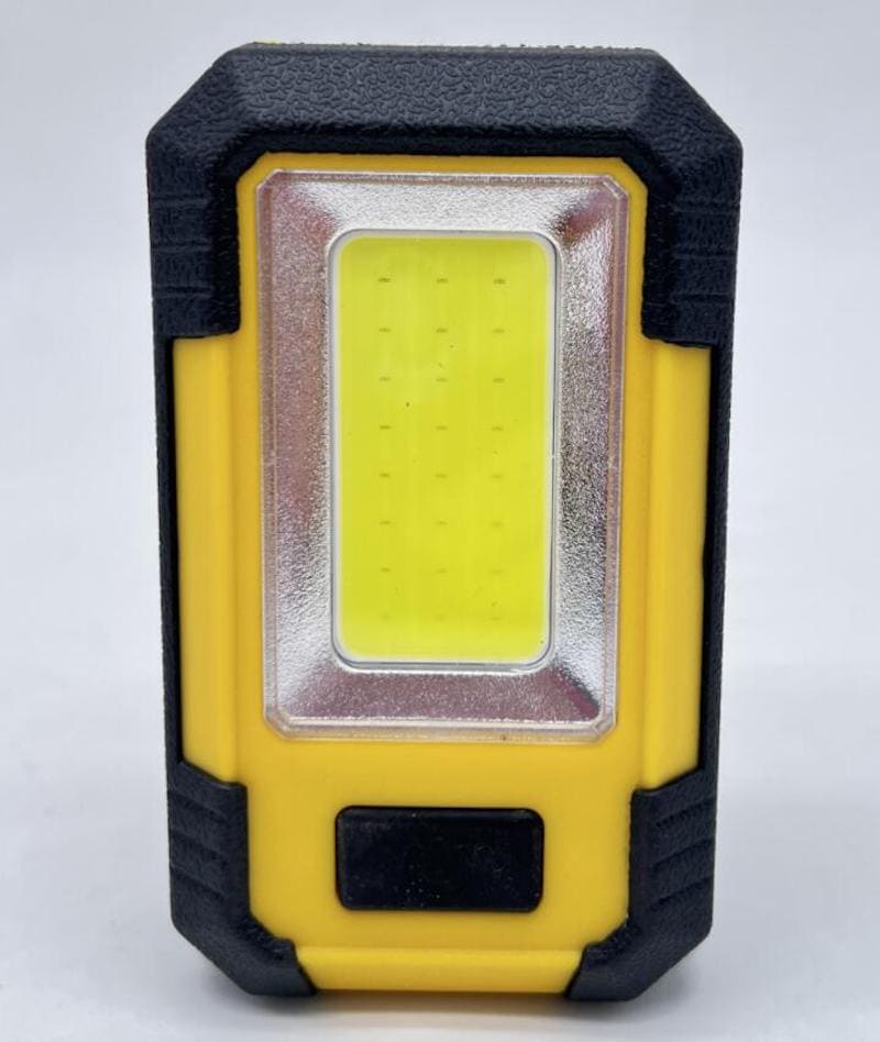 Multifunctional LED work light na may external charger function