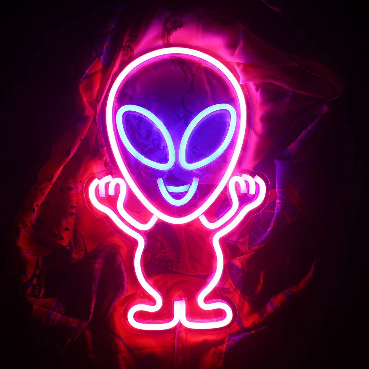 led neon logo na nagniningning sa dingding - alien
